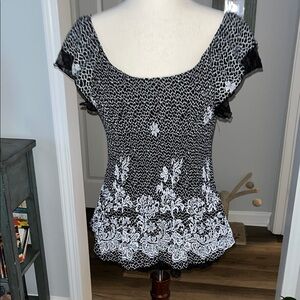 Elegant Black and White Stretch Women’s Top With Lace